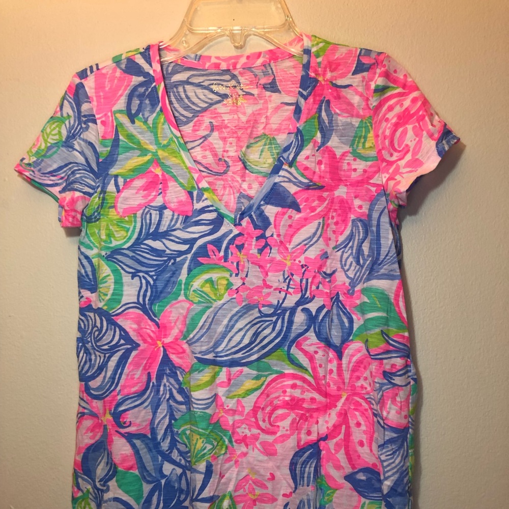 Lilly Pulitzer Etta v-neck Tee